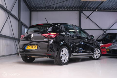 Renault Clio 1.6 E-Tech Hybrid 140 pk Automaat | BTW auto | NAP NL auto | meeneemprijs | All Seasons | LED | Navigatie | Lane assist |