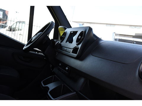 Mercedes-Benz Sprinter 315 1.9 CDI L2H2 Black Edition Camera, Carplay, LED, 150pk, Automaat, Multimedia, Uniek!