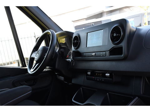 Mercedes-Benz Sprinter 315 1.9 CDI L2H2 Black Edition Camera, Carplay, LED, 150pk, Automaat, Multimedia, Uniek!