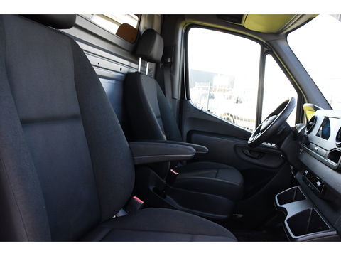 Mercedes-Benz Sprinter 315 1.9 CDI L2H2 Black Edition Camera, Carplay, LED, 150pk, Automaat, Multimedia, Uniek!