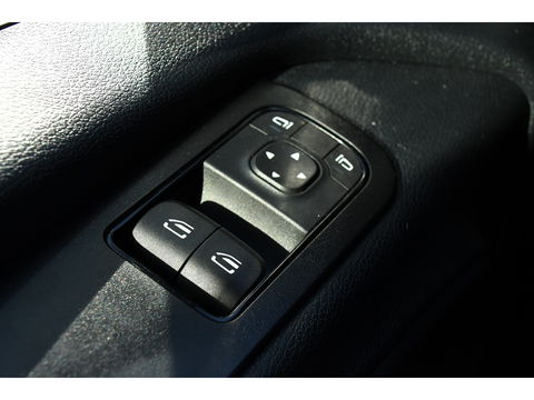 Mercedes-Benz Sprinter 315 1.9 CDI L2H2 Black Edition Camera, Carplay, LED, 150pk, Automaat, Multimedia, Uniek!