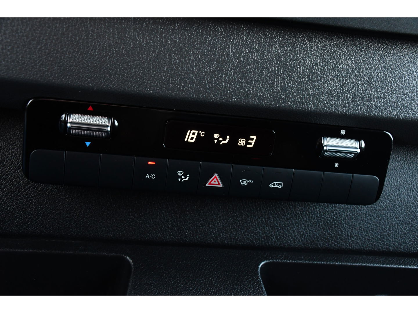Mercedes-Benz Sprinter 315 1.9 CDI L2H2 Black Edition Camera, Carplay, LED, 150pk, Automaat, Multimedia, Uniek!