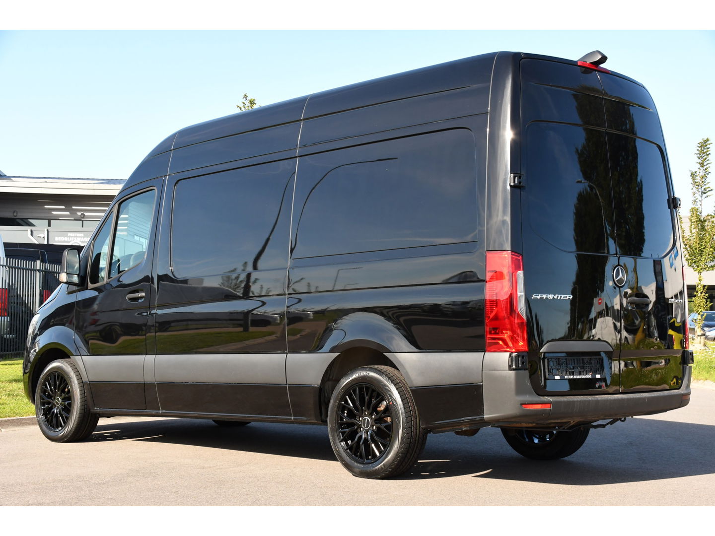 Mercedes-Benz Sprinter 315 1.9 CDI L2H2 Black Edition Camera, Carplay, LED, 150pk, Automaat, Multimedia, Uniek!