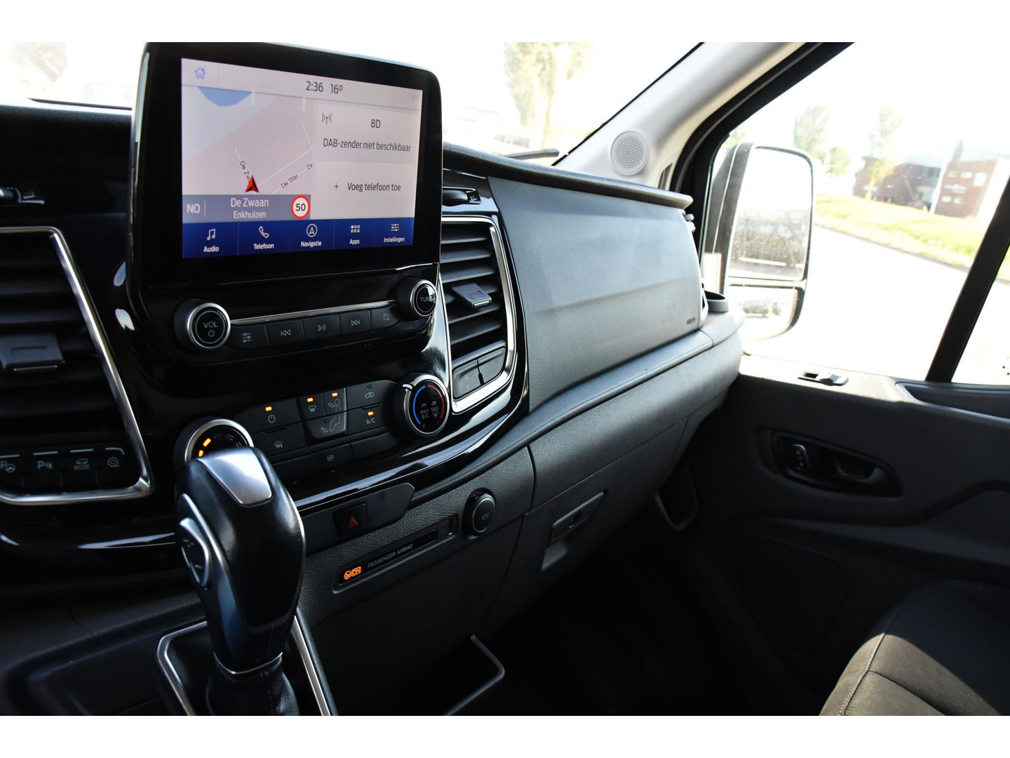 Ford Transit 350 2.0 TDCI L2H2 Limited Black Edition Cruise, Carplay, Xenon, 185pk, Automaat, Multimedia, Sensoren, NAVI, Uniek!