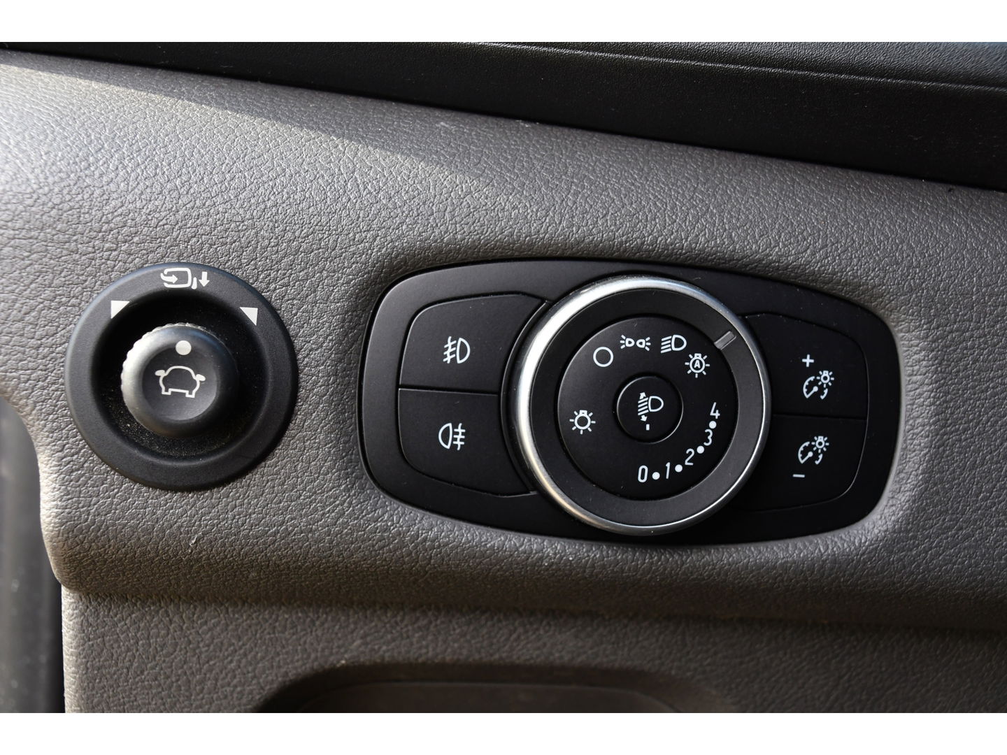Ford Transit 350 2.0 TDCI L2H2 Limited Black Edition Cruise, Carplay, Xenon, 185pk, Automaat, Multimedia, Sensoren, NAVI, Uniek!