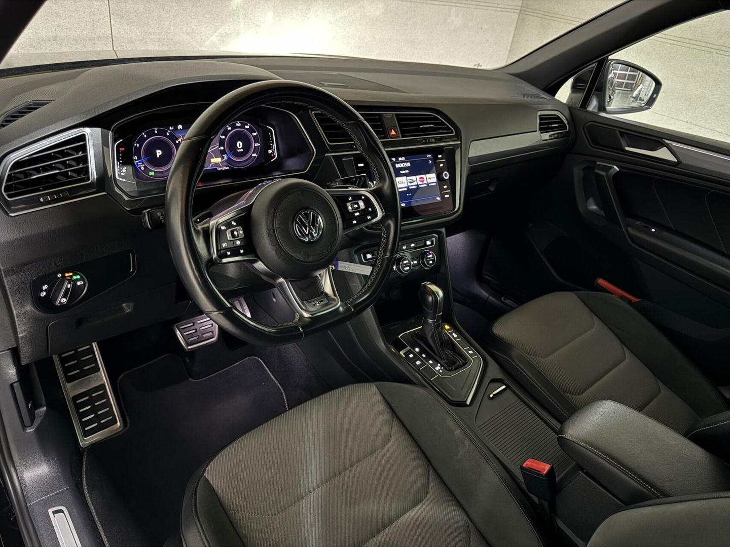 Volkswagen Tiguan 1.5 TSI ACT 2x R-Line Virtual ACC Carplay NAP