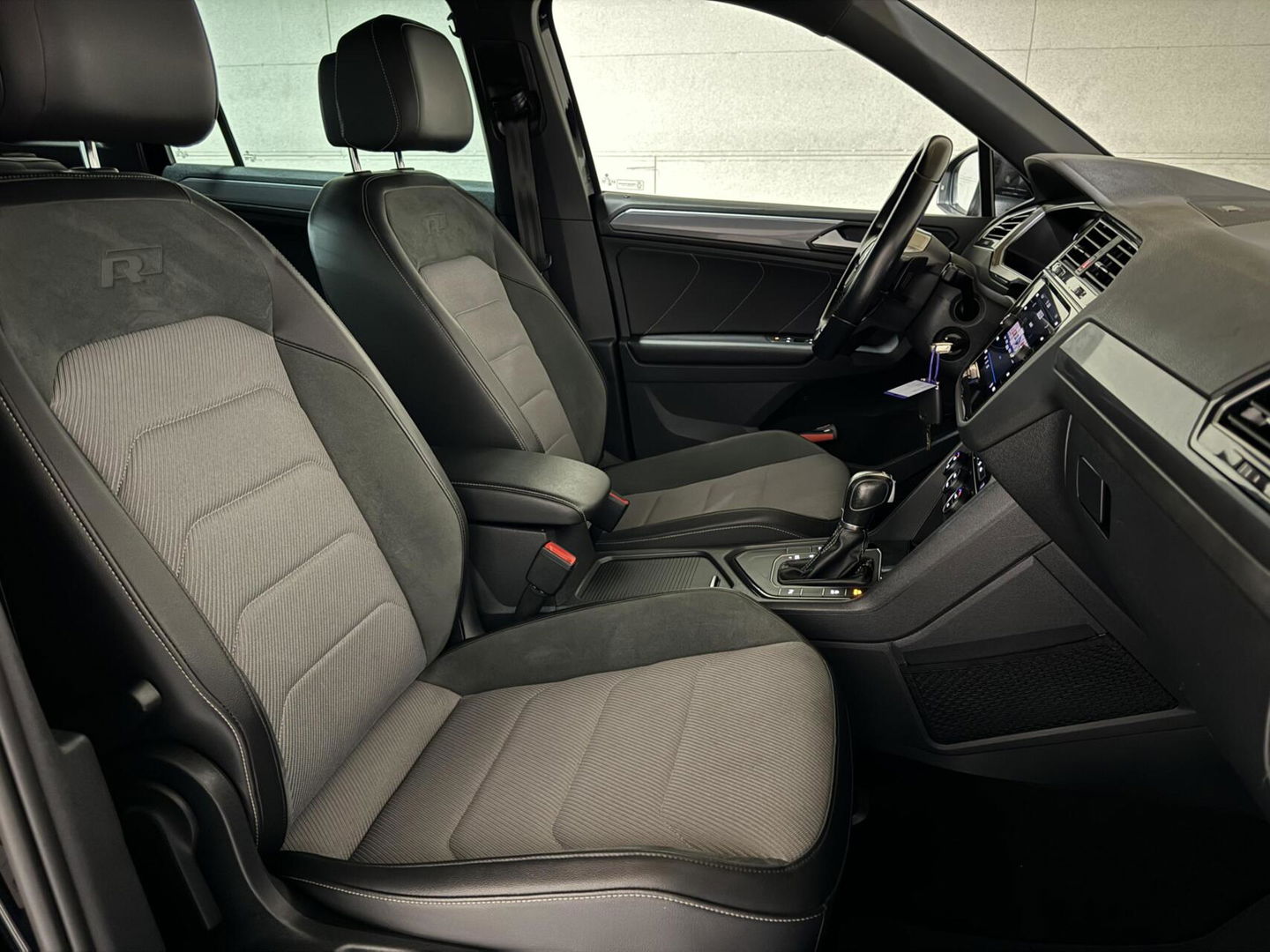 Volkswagen Tiguan 1.5 TSI ACT 2x R-Line Virtual ACC Carplay NAP