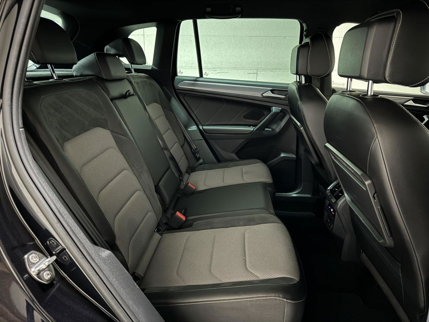 Volkswagen Tiguan 1.5 TSI ACT 2x R-Line Virtual ACC Carplay NAP