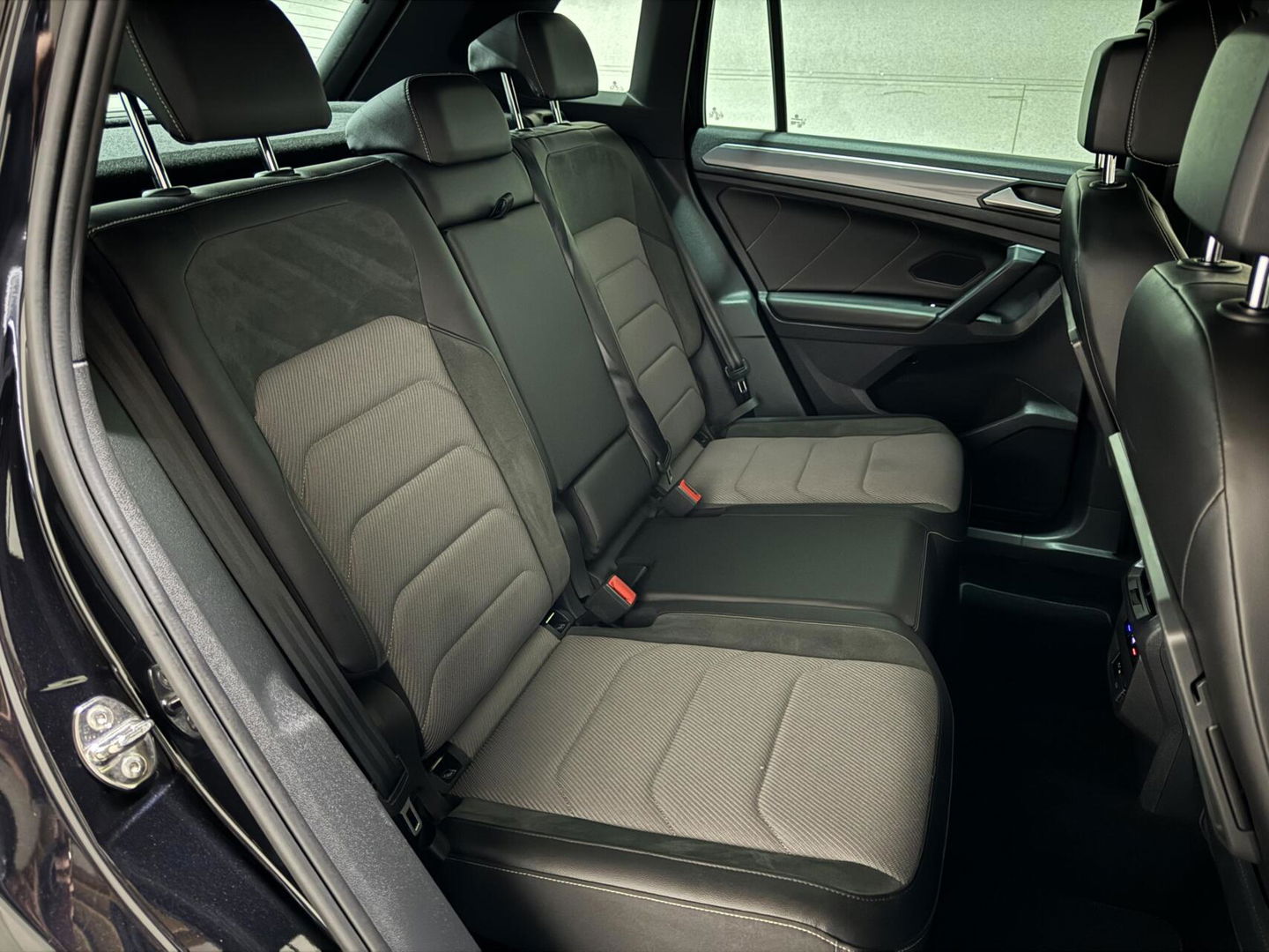 Volkswagen Tiguan 1.5 TSI ACT 2x R-Line Virtual ACC Carplay NAP