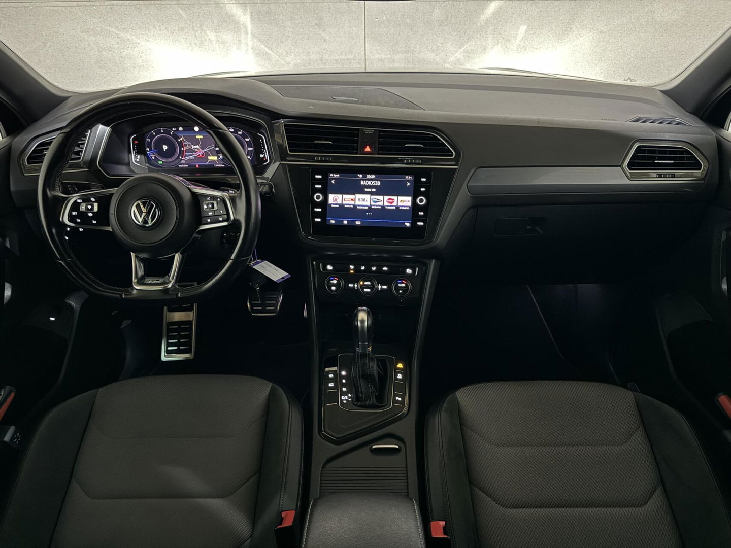 Volkswagen Tiguan 1.5 TSI ACT 2x R-Line Virtual ACC Carplay NAP