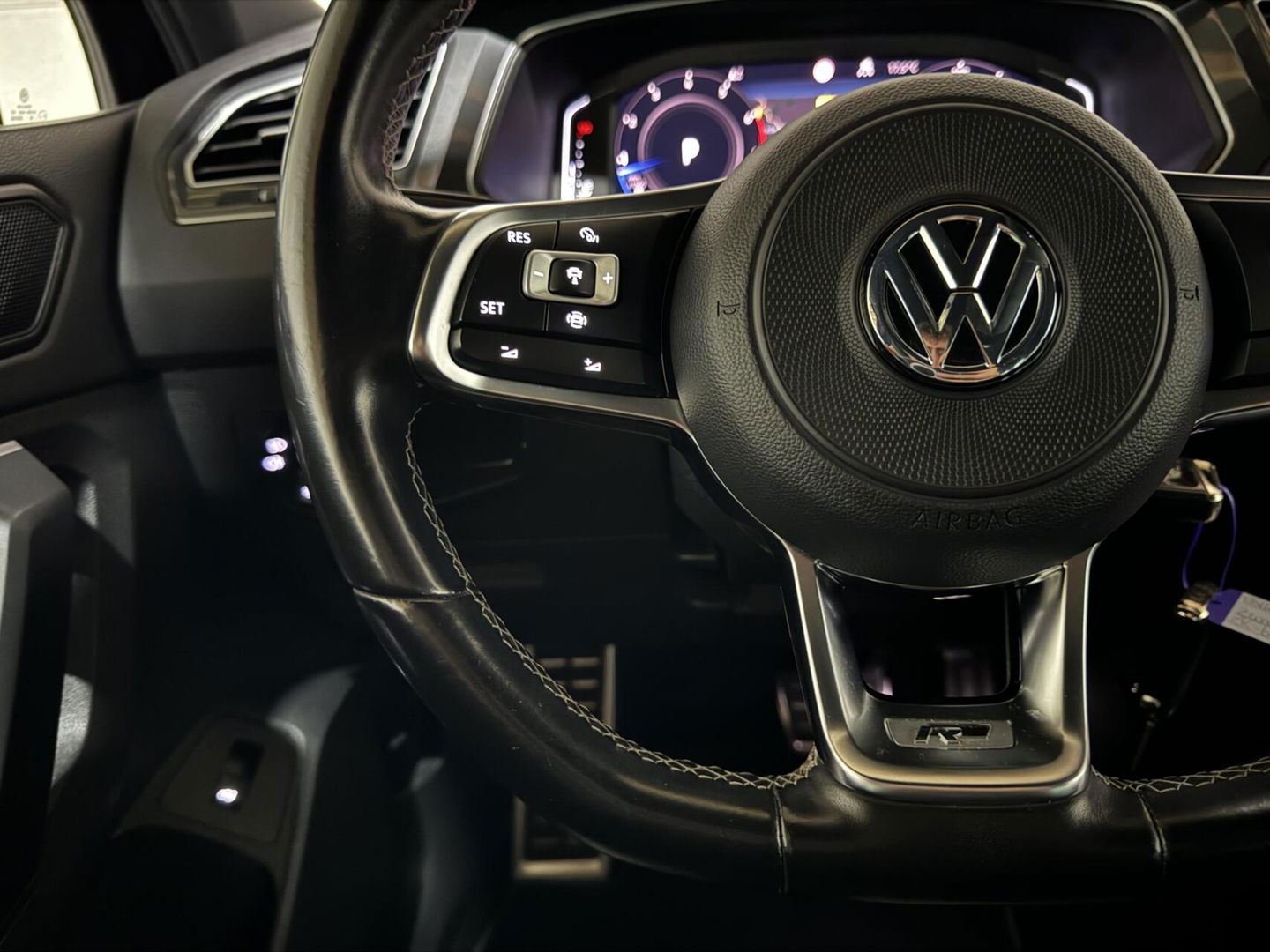 Volkswagen Tiguan 1.5 TSI ACT 2x R-Line Virtual ACC Carplay NAP