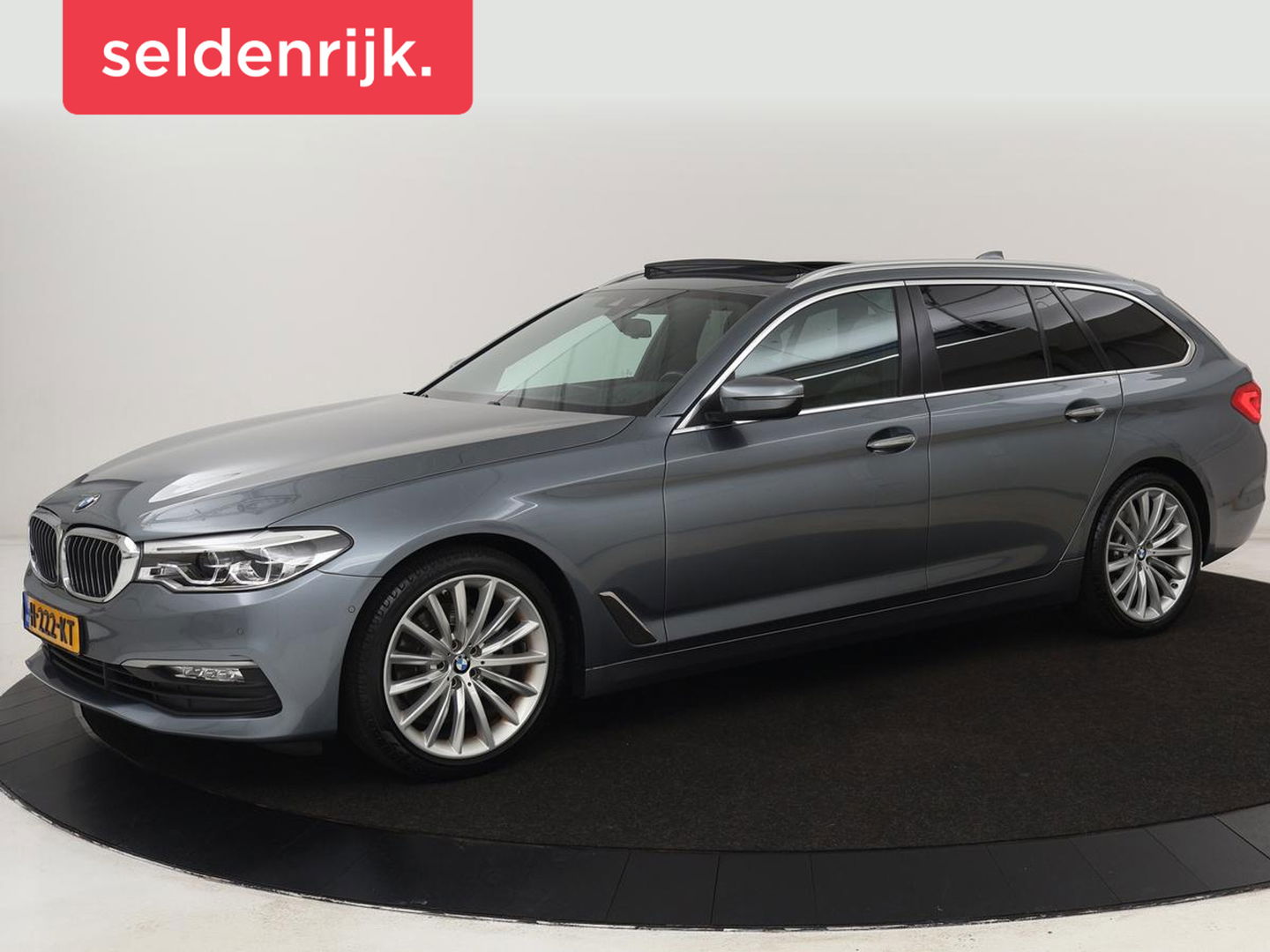 BMW 5 Serie 520i High Executive | Panoramadak | Trekhaak | Leder | Stoelverwarming | Camera | Head-Up | Navigatie | Full LED | Climate control