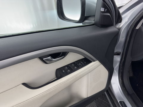 Volvo XC70 2.0 D3 FWD Limited Edition Aut. *LUXURY-LEATHER | BI-XENON | ADAPTIVE-CRUISE | BLIS | NAVI-FULLMAP | HEATED-COMFORTSEATS | ECC | PRIVACY-GLASS | LANE-ASSIST | PDC | TOWBAR | 17''ALU*