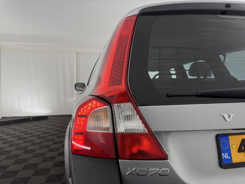 Volvo XC70 2.0 D3 FWD Limited Edition Aut. *LUXURY-LEATHER | BI-XENON | ADAPTIVE-CRUISE | BLIS | NAVI-FULLMAP | HEATED-COMFORTSEATS | ECC | PRIVACY-GLASS | LANE-ASSIST | PDC | TOWBAR | 17''ALU*