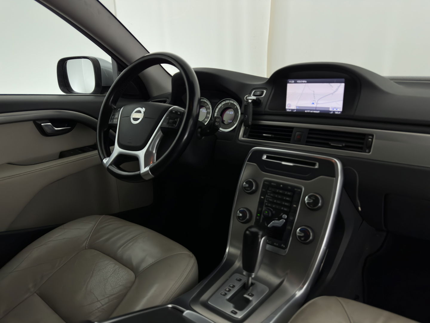 Volvo XC70 2.0 D3 FWD Limited Edition Aut. *LUXURY-LEATHER | BI-XENON | ADAPTIVE-CRUISE | BLIS | NAVI-FULLMAP | HEATED-COMFORTSEATS | ECC | PRIVACY-GLASS | LANE-ASSIST | PDC | TOWBAR | 17''ALU*