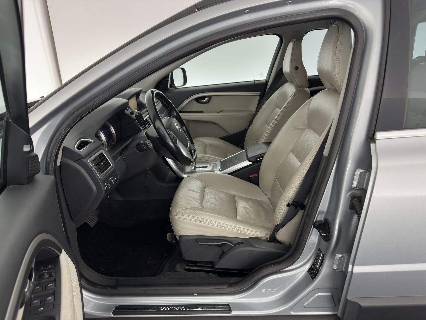 Volvo XC70 2.0 D3 FWD Limited Edition Aut. *LUXURY-LEATHER | BI-XENON | ADAPTIVE-CRUISE | BLIS | NAVI-FULLMAP | HEATED-COMFORTSEATS | ECC | PRIVACY-GLASS | LANE-ASSIST | PDC | TOWBAR | 17''ALU*