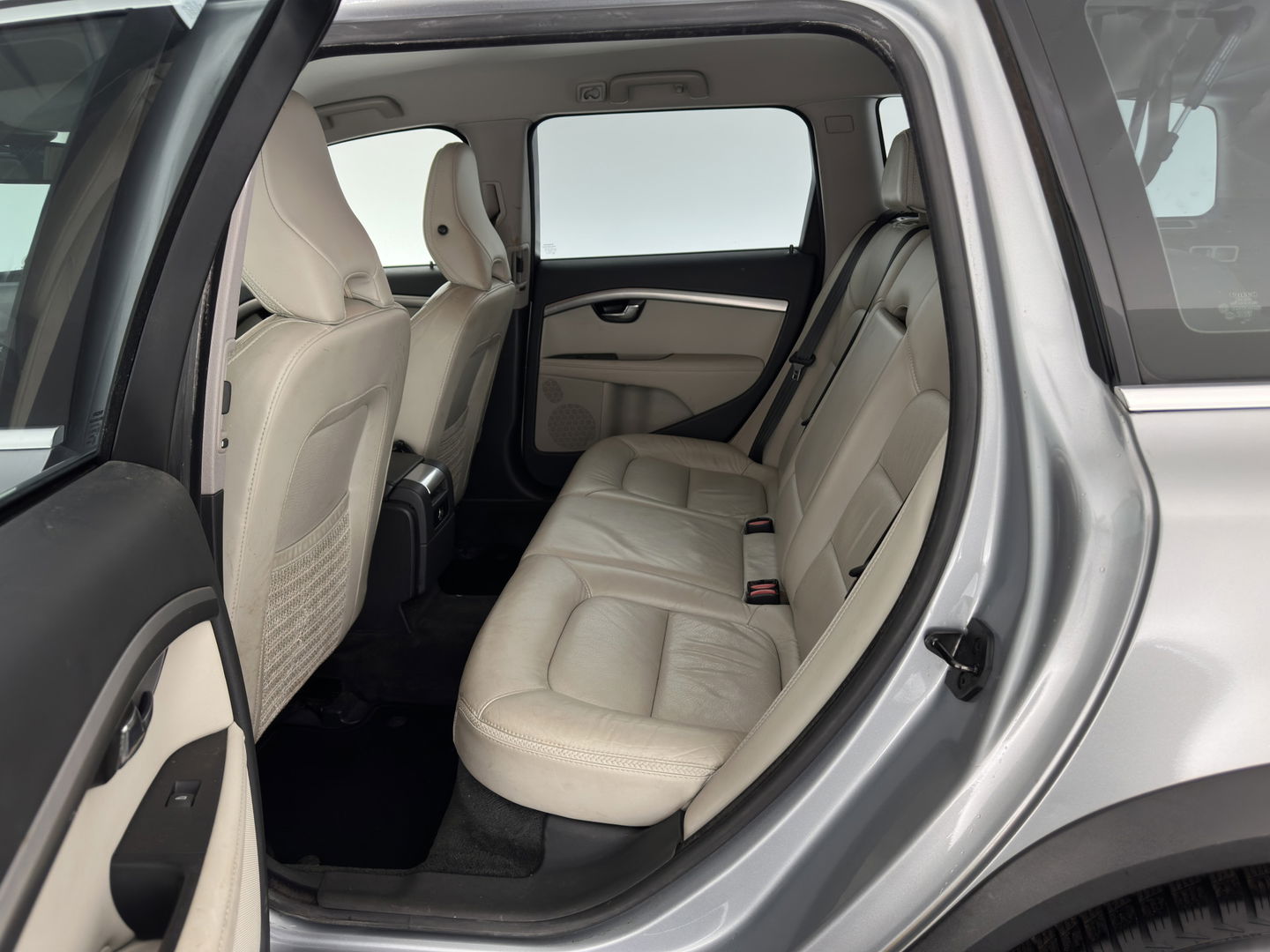 Volvo XC70 2.0 D3 FWD Limited Edition Aut. *LUXURY-LEATHER | BI-XENON | ADAPTIVE-CRUISE | BLIS | NAVI-FULLMAP | HEATED-COMFORTSEATS | ECC | PRIVACY-GLASS | LANE-ASSIST | PDC | TOWBAR | 17''ALU*
