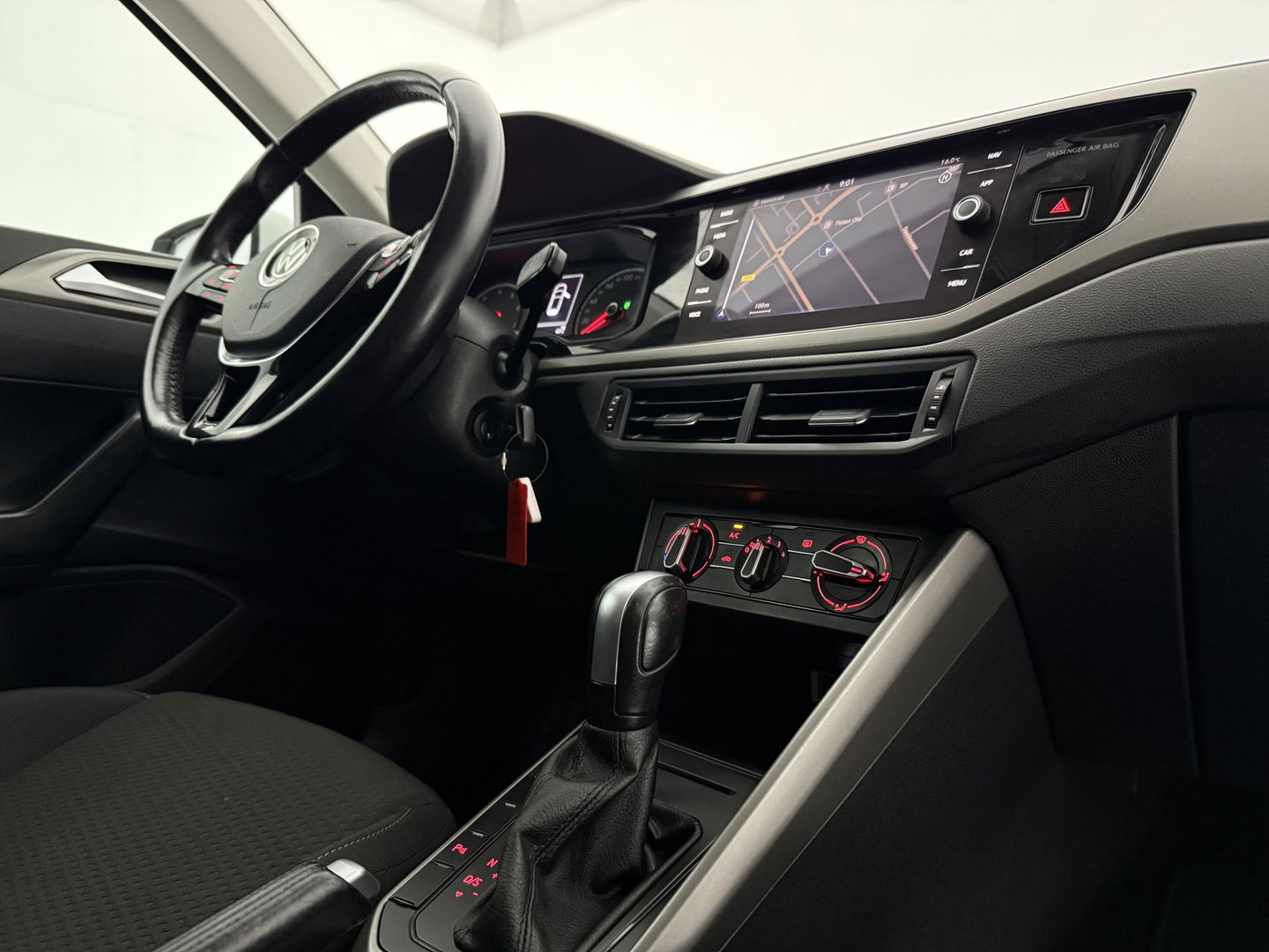 Volkswagen Polo 1.0 TSI R-line | Adaptive Cruise | Carplay | LED | DSG | Airco | NAP