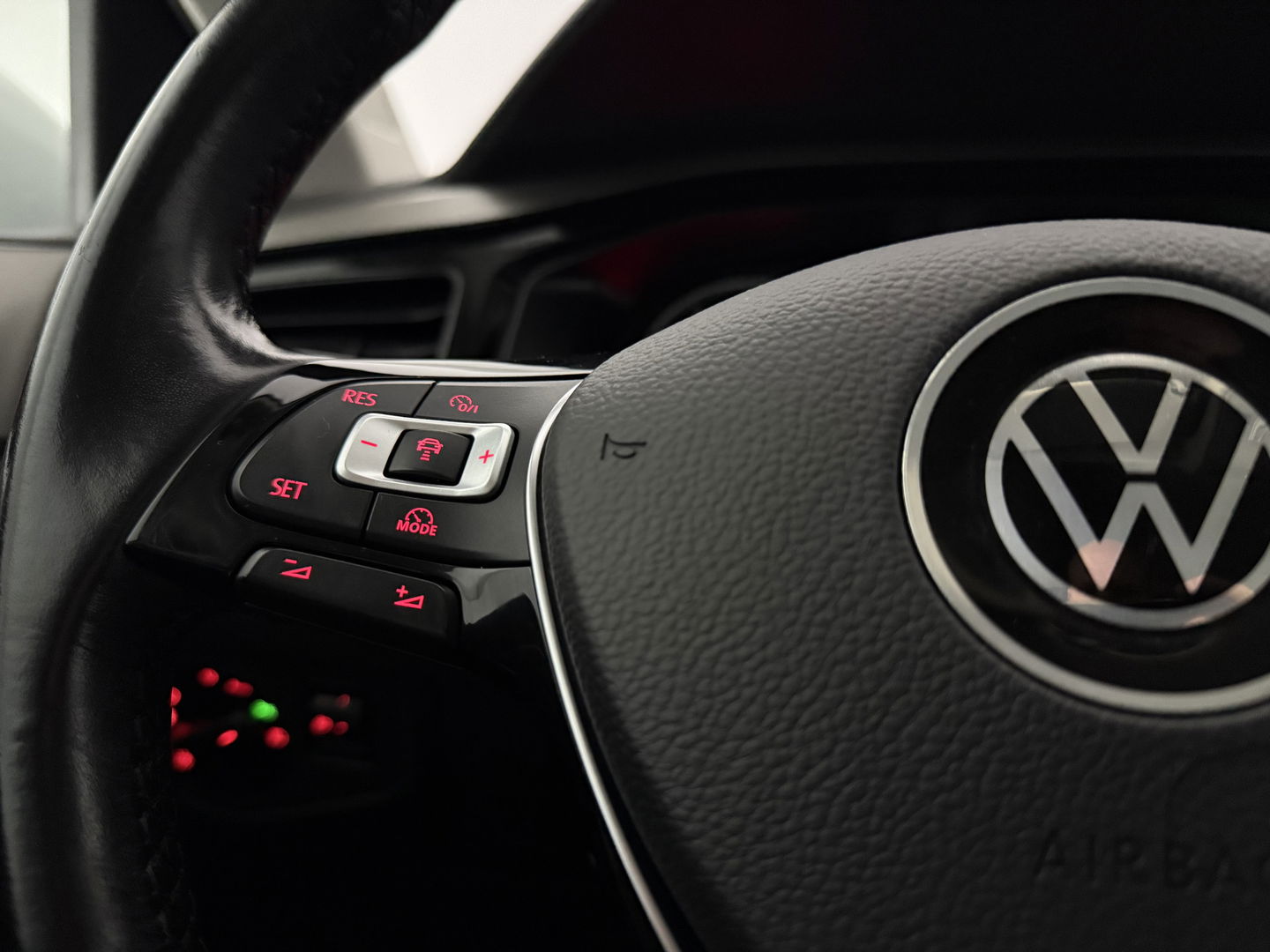 Volkswagen Polo 1.0 TSI R-line | Adaptive Cruise | Carplay | LED | DSG | Airco | NAP