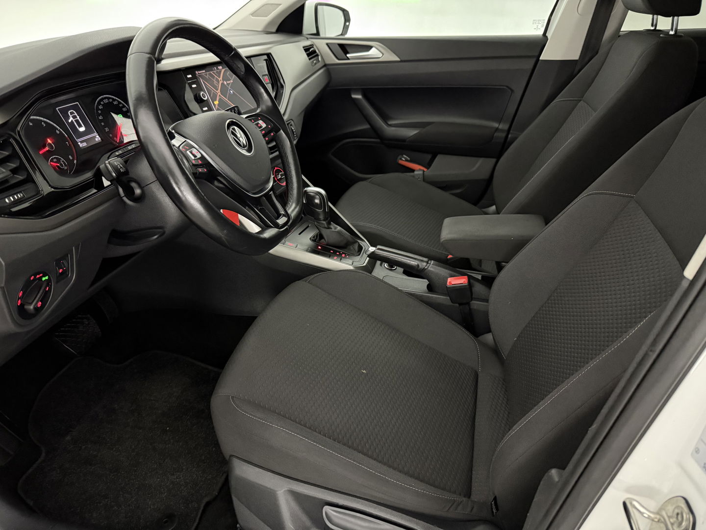 Volkswagen Polo 1.0 TSI R-line | Adaptive Cruise | Carplay | LED | DSG | Airco | NAP