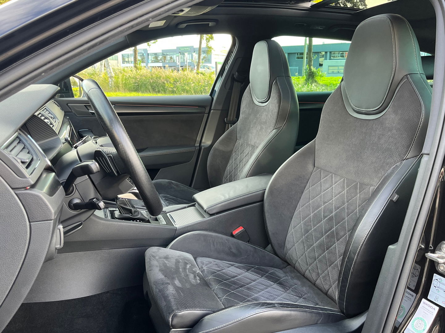 Škoda Superb Combi 1.5 TSI ACT Sportline 218PK|Pano|Memory|ACC|Carplay|Pdc|DCC|Ambient Light|DAB