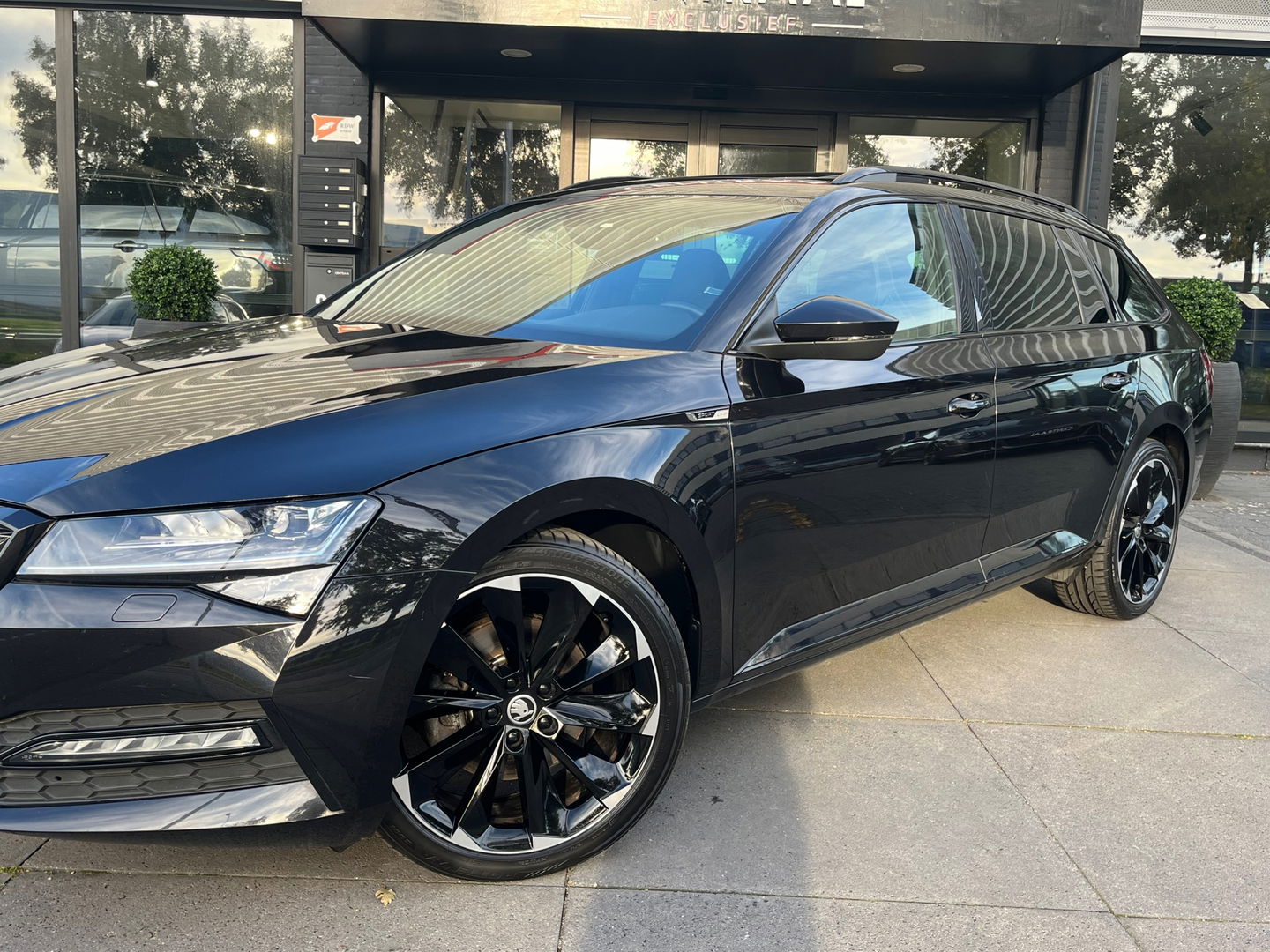 Škoda Superb Combi 1.5 TSI ACT Sportline 218PK|Pano|Memory|ACC|Carplay|Pdc|DCC|Ambient Light|DAB