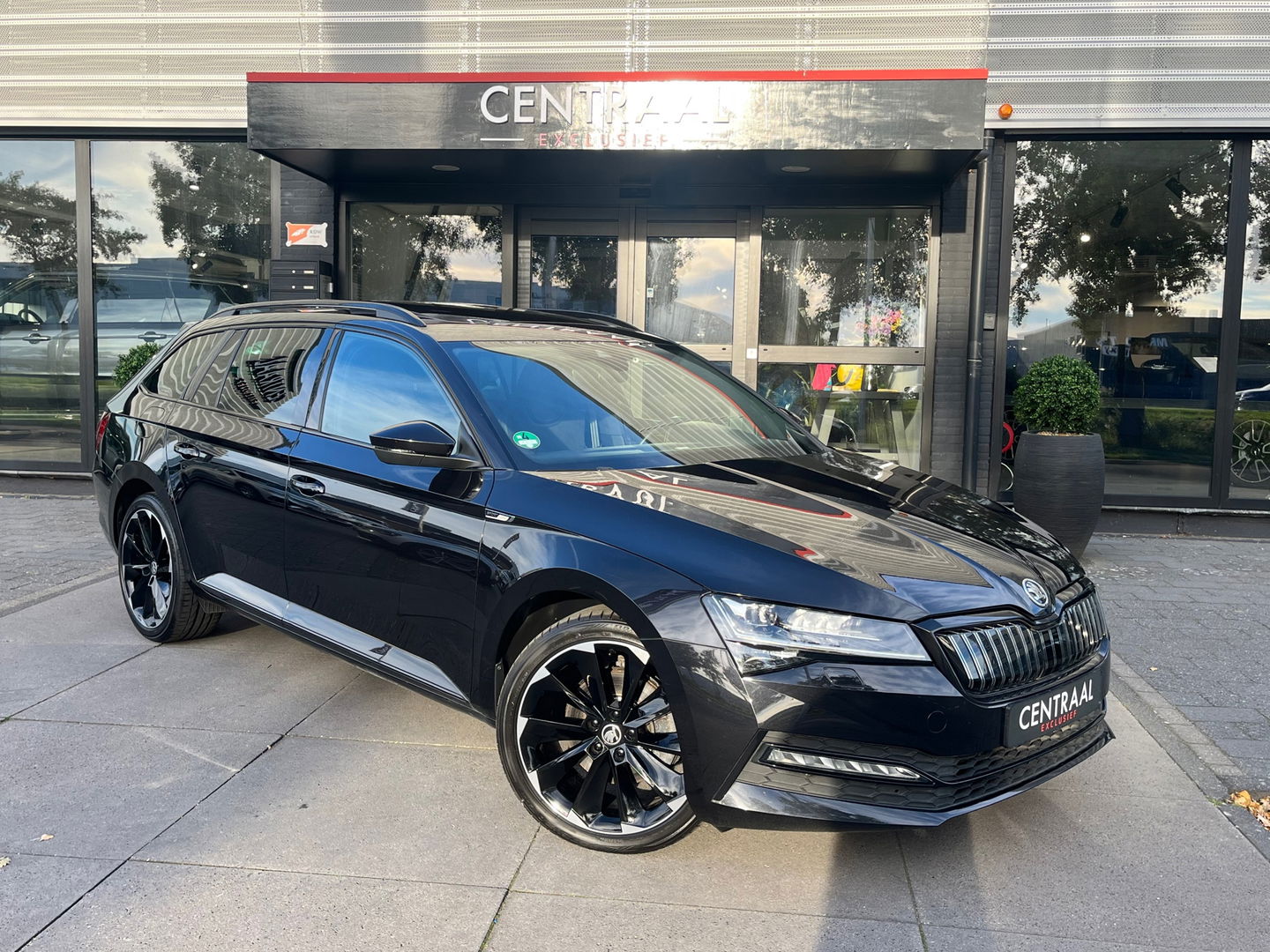 Škoda Superb Combi 1.5 TSI ACT Sportline 218PK|Pano|Memory|ACC|Carplay|Pdc|DCC|Ambient Light|DAB
