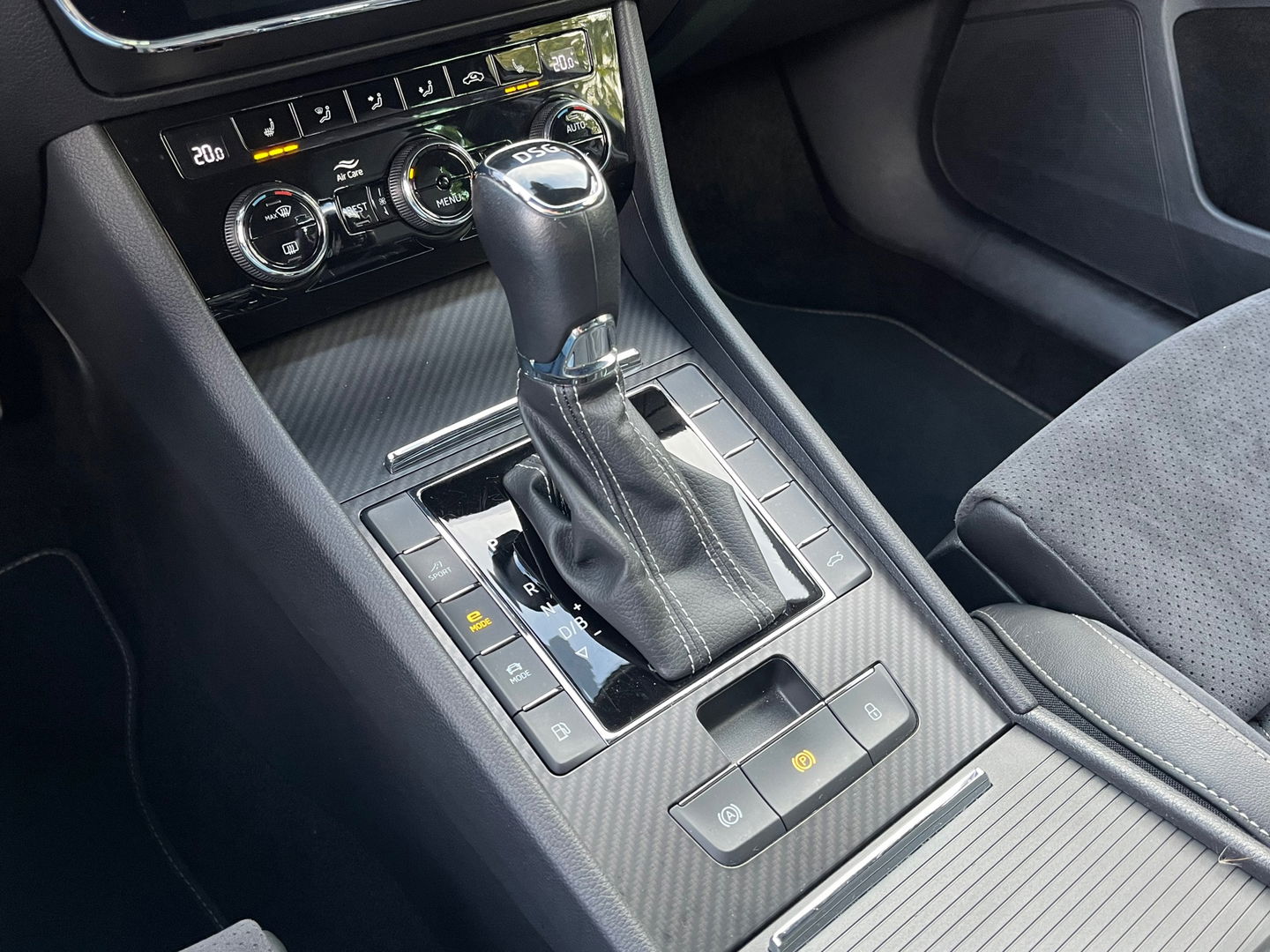 Škoda Superb Combi 1.5 TSI ACT Sportline 218PK|Pano|Memory|ACC|Carplay|Pdc|DCC|Ambient Light|DAB