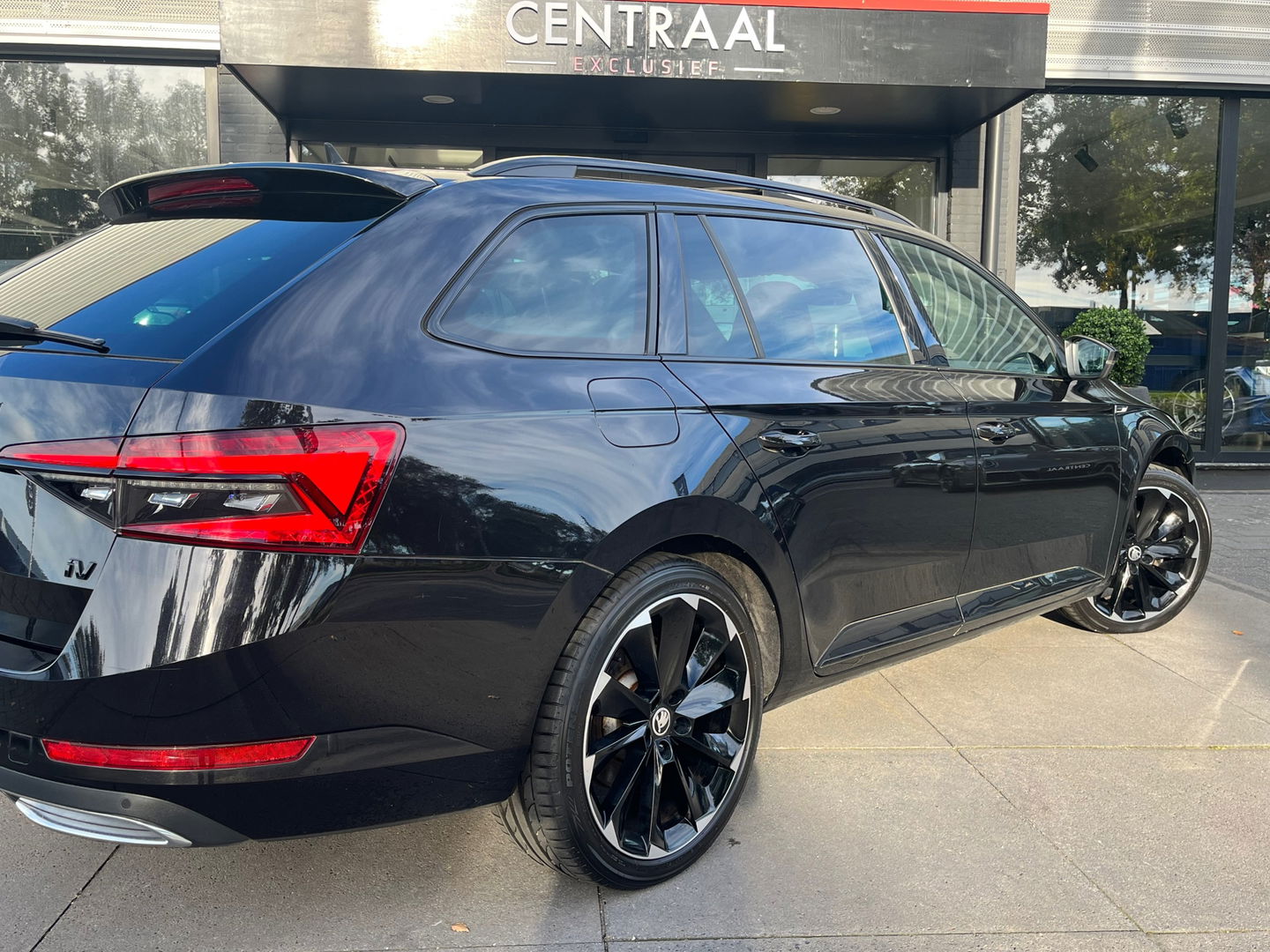 Škoda Superb Combi 1.5 TSI ACT Sportline 218PK|Pano|Memory|ACC|Carplay|Pdc|DCC|Ambient Light|DAB