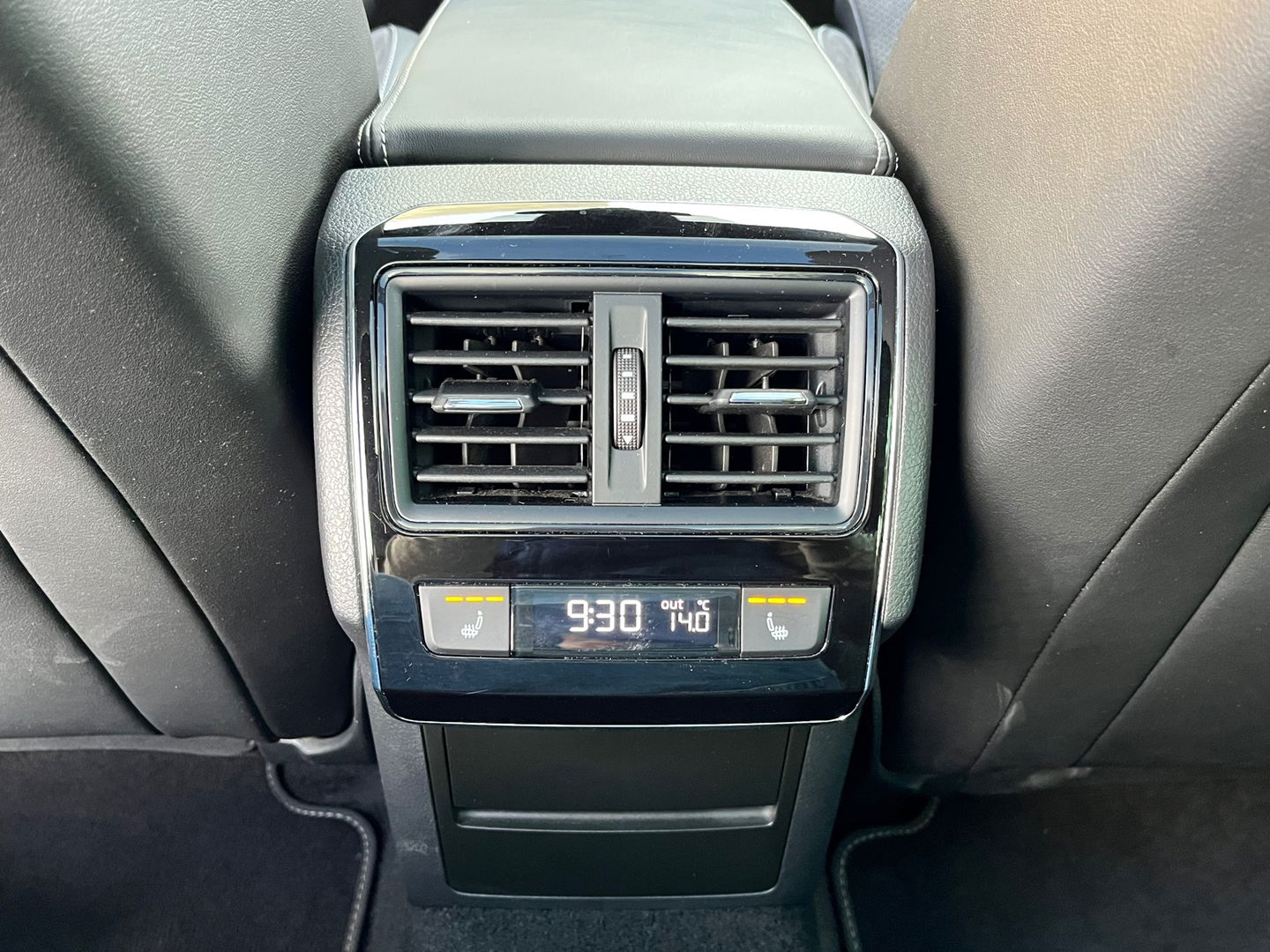Škoda Superb Combi 1.5 TSI ACT Sportline 218PK|Pano|Memory|ACC|Carplay|Pdc|DCC|Ambient Light|DAB
