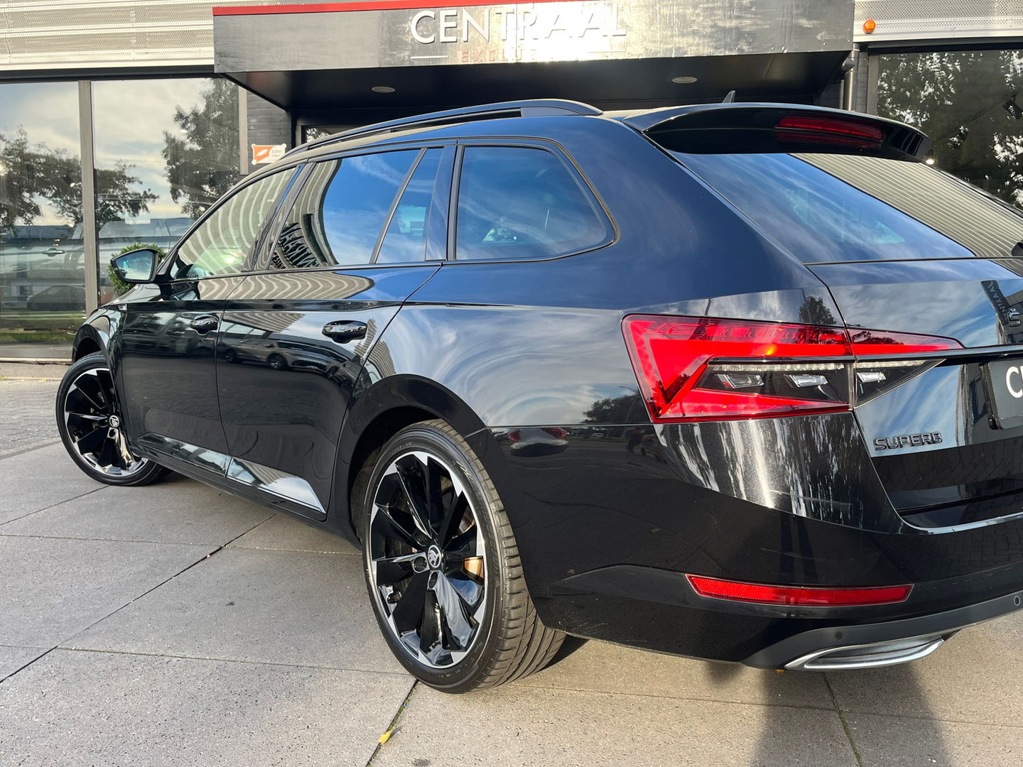 Škoda Superb Combi 1.5 TSI ACT Sportline 218PK|Pano|Memory|ACC|Carplay|Pdc|DCC|Ambient Light|DAB