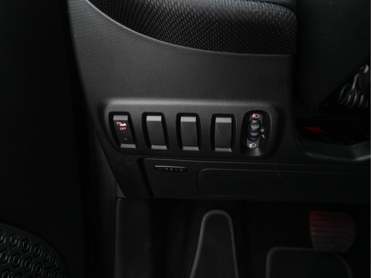 Smart Fortwo EQ Business Solution 18 kWh [ 3-Fase ] ( SOH-93%) Aut. *PANO | LUXURY-LEATHER | NAVI-FULLMAP | CAMERA | HEATED-COMFORTSEATS | AIRCO | CRUISE | AMBIENT-LIGHT | 15''ALU*