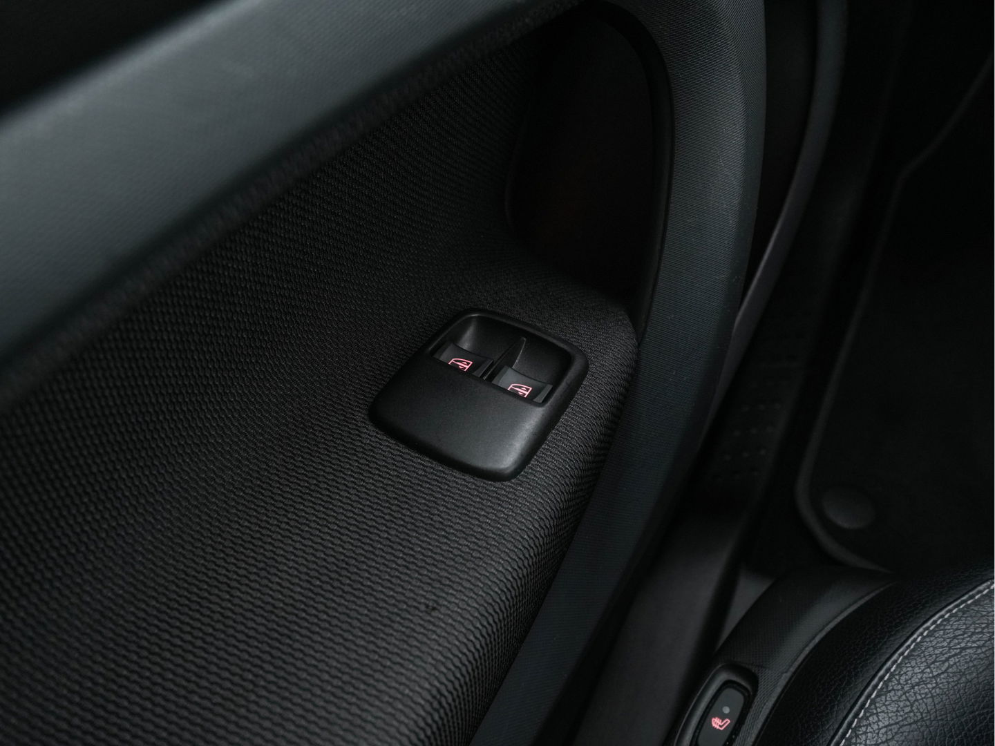 Smart Fortwo EQ Business Solution 18 kWh [ 3-Fase ] ( SOH-93%) Aut. *PANO | LUXURY-LEATHER | NAVI-FULLMAP | CAMERA | HEATED-COMFORTSEATS | AIRCO | CRUISE | AMBIENT-LIGHT | 15''ALU*