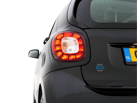 Smart Fortwo EQ Business Solution 18 kWh [ 3-Fase ] ( SOH-93%) Aut. *PANO | LUXURY-LEATHER | NAVI-FULLMAP | CAMERA | HEATED-COMFORTSEATS | AIRCO | CRUISE | AMBIENT-LIGHT | 15''ALU*