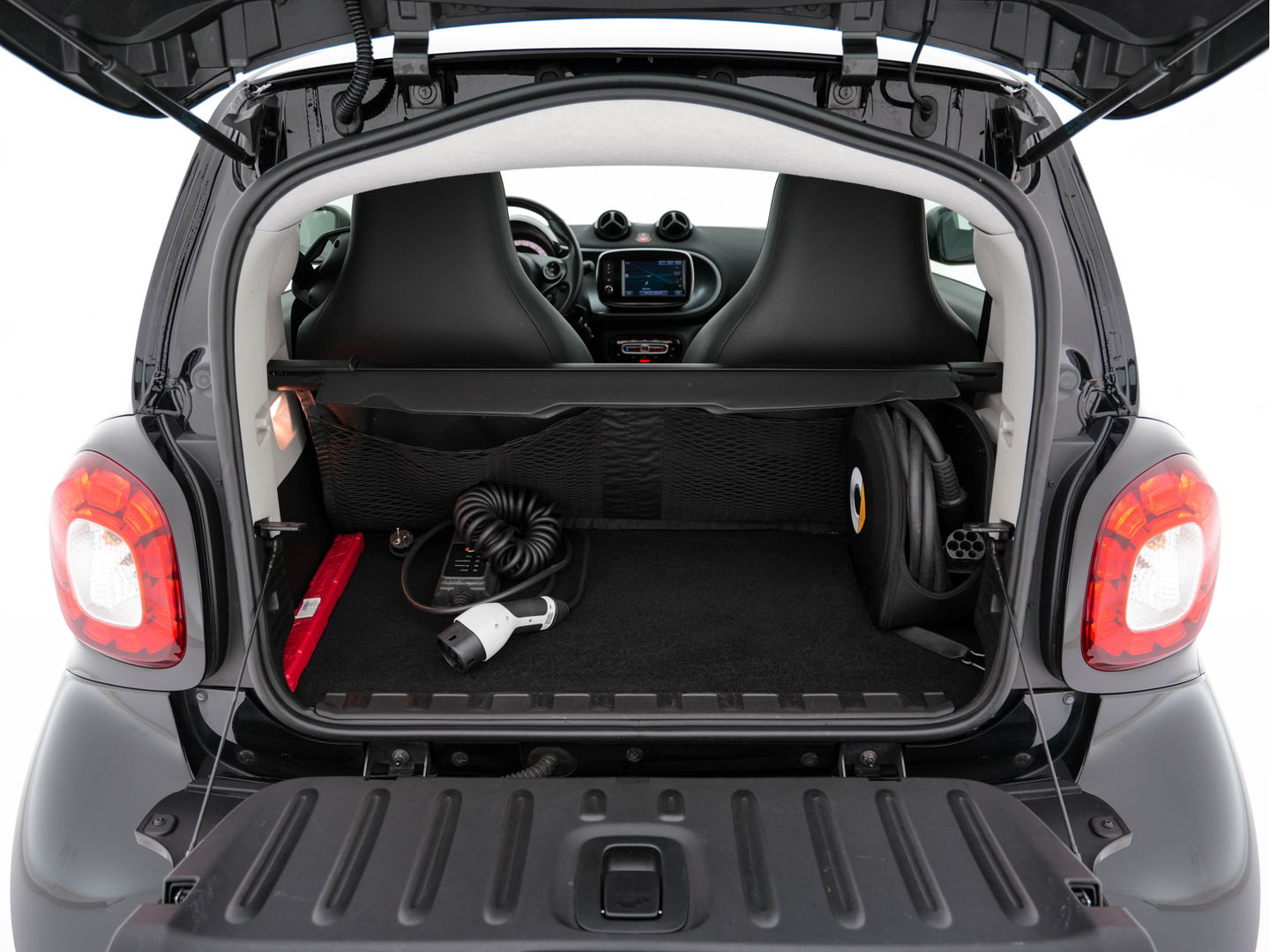 Smart Fortwo EQ Business Solution 18 kWh [ 3-Fase ] ( SOH-93%) Aut. *PANO | LUXURY-LEATHER | NAVI-FULLMAP | CAMERA | HEATED-COMFORTSEATS | AIRCO | CRUISE | AMBIENT-LIGHT | 15''ALU*