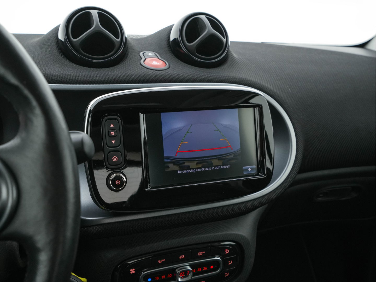 Smart Fortwo EQ Business Solution 18 kWh [ 3-Fase ] ( SOH-93%) Aut. *PANO | LUXURY-LEATHER | NAVI-FULLMAP | CAMERA | HEATED-COMFORTSEATS | AIRCO | CRUISE | AMBIENT-LIGHT | 15''ALU*