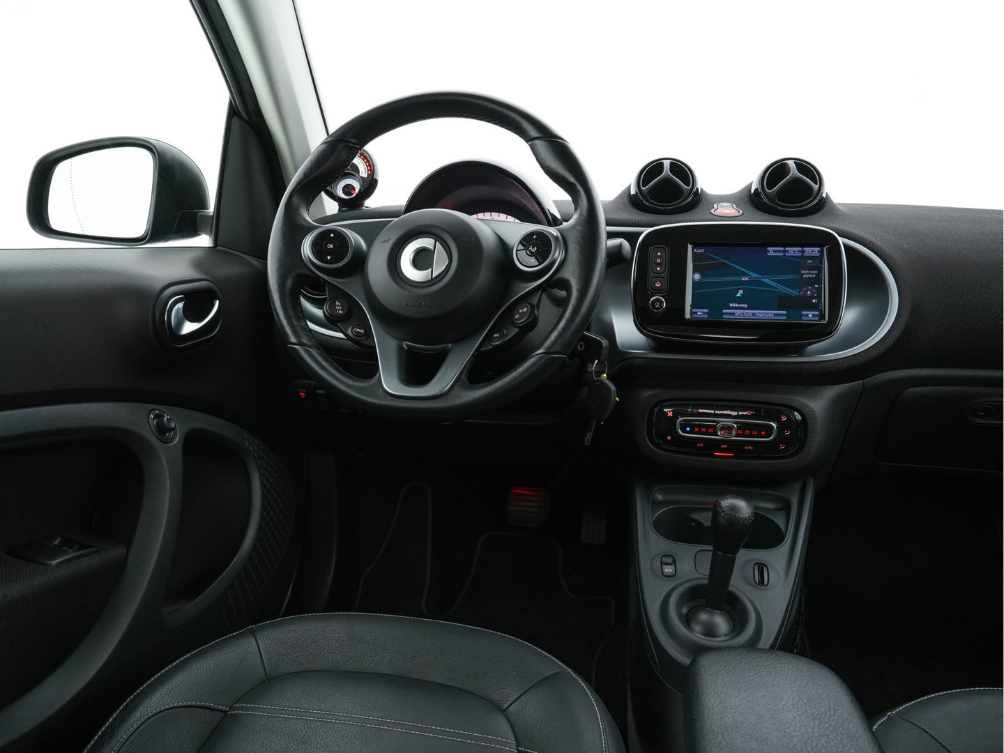 Smart Fortwo EQ Business Solution 18 kWh [ 3-Fase ] ( SOH-93%) Aut. *PANO | LUXURY-LEATHER | NAVI-FULLMAP | CAMERA | HEATED-COMFORTSEATS | AIRCO | CRUISE | AMBIENT-LIGHT | 15''ALU*