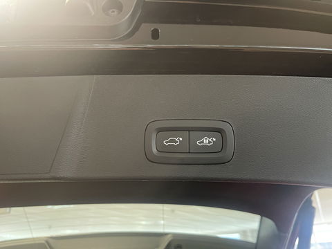 Volvo XC40 1.5 T5 Recharge plus Dark 261 pk apple/android van eerste eigenaar