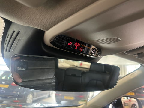 Volvo XC40 1.5 T5 Recharge plus Dark 261 pk apple/android van eerste eigenaar