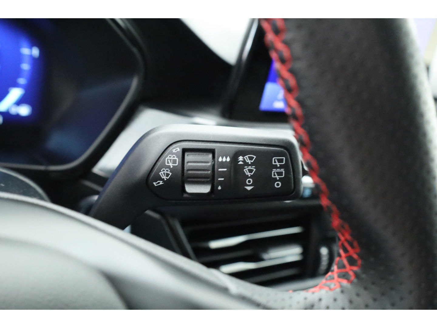 Ford FOCUS Wagon 1.0 155 PK Hybrid ST Line X Business | Navi | CarPlay | Camera | Stoel-stuurverw. | Keyless | 18"