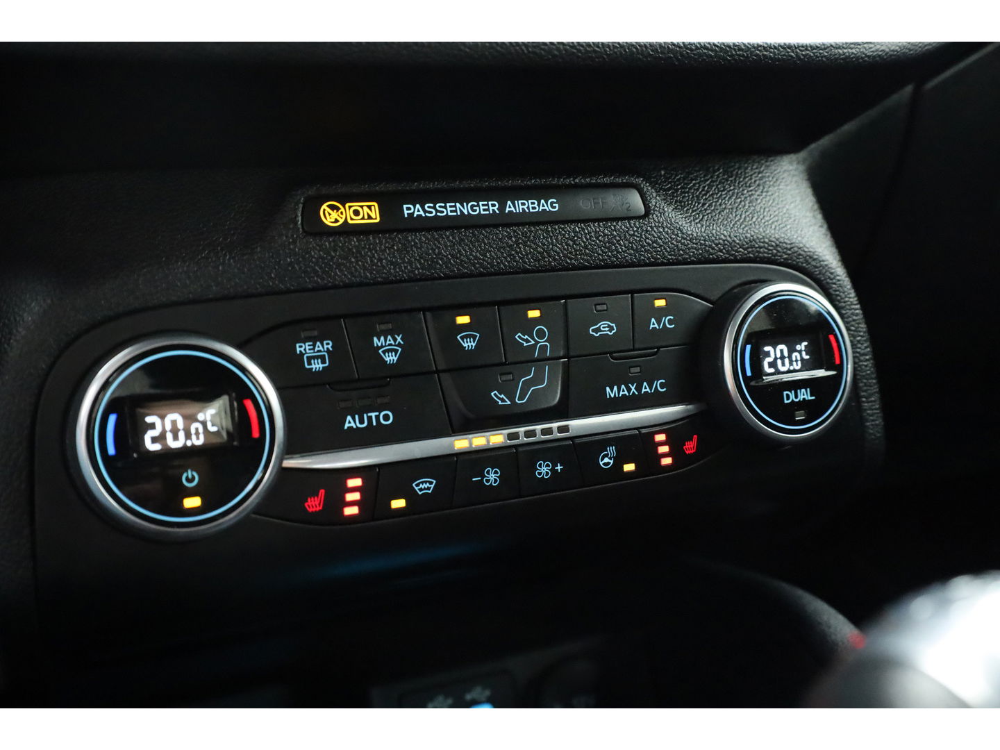 Ford FOCUS Wagon 1.0 155 PK Hybrid ST Line X Business | Navi | CarPlay | Camera | Stoel-stuurverw. | Keyless | 18"