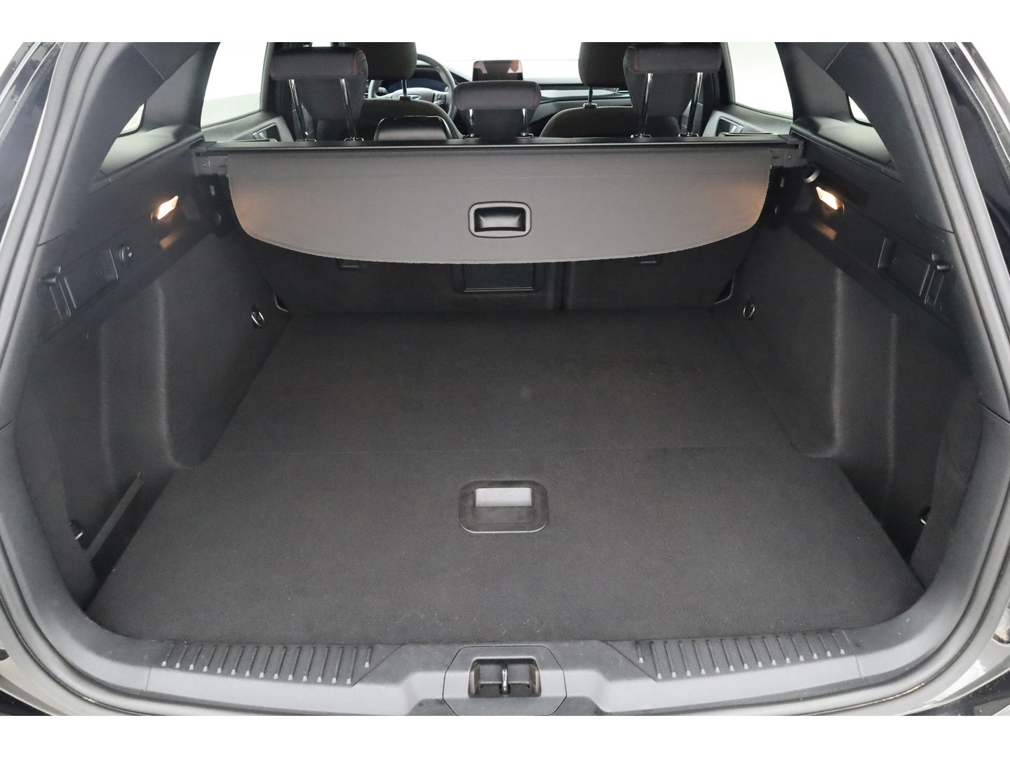 Ford FOCUS Wagon 1.0 155 PK Hybrid ST Line X Business | Navi | CarPlay | Camera | Stoel-stuurverw. | Keyless | 18"