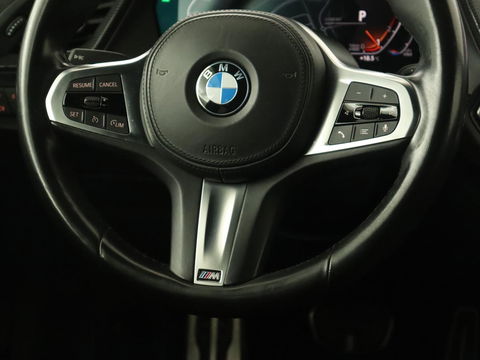 BMW 2 Serie 218i M Sport | Panoramadak | Sportstoelen | Leder | Camera | Carplay | Live Cockpit | Stoelverwarming | Getint glas | Navigatie | Climate control | Full LED