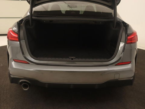 BMW 2 Serie 218i M Sport | Panoramadak | Sportstoelen | Leder | Camera | Carplay | Live Cockpit | Stoelverwarming | Getint glas | Navigatie | Climate control | Full LED