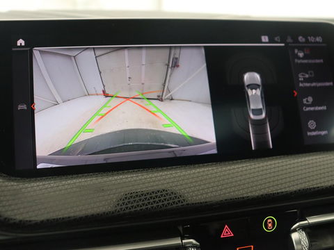 BMW 2 Serie 218i M Sport | Panoramadak | Sportstoelen | Leder | Camera | Carplay | Live Cockpit | Stoelverwarming | Getint glas | Navigatie | Climate control | Full LED