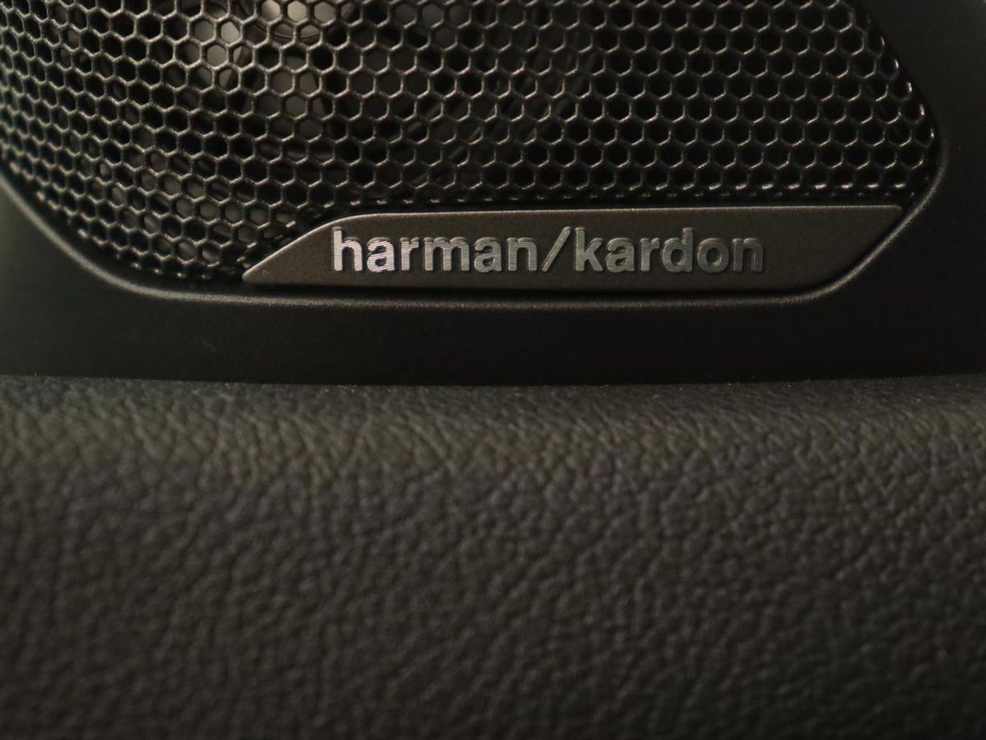 BMW 2 Serie 218i M Sport | Panoramadak | Sportstoelen | Leder | Camera | Carplay | Live Cockpit | Stoelverwarming | Getint glas | Navigatie | Climate control | Full LED