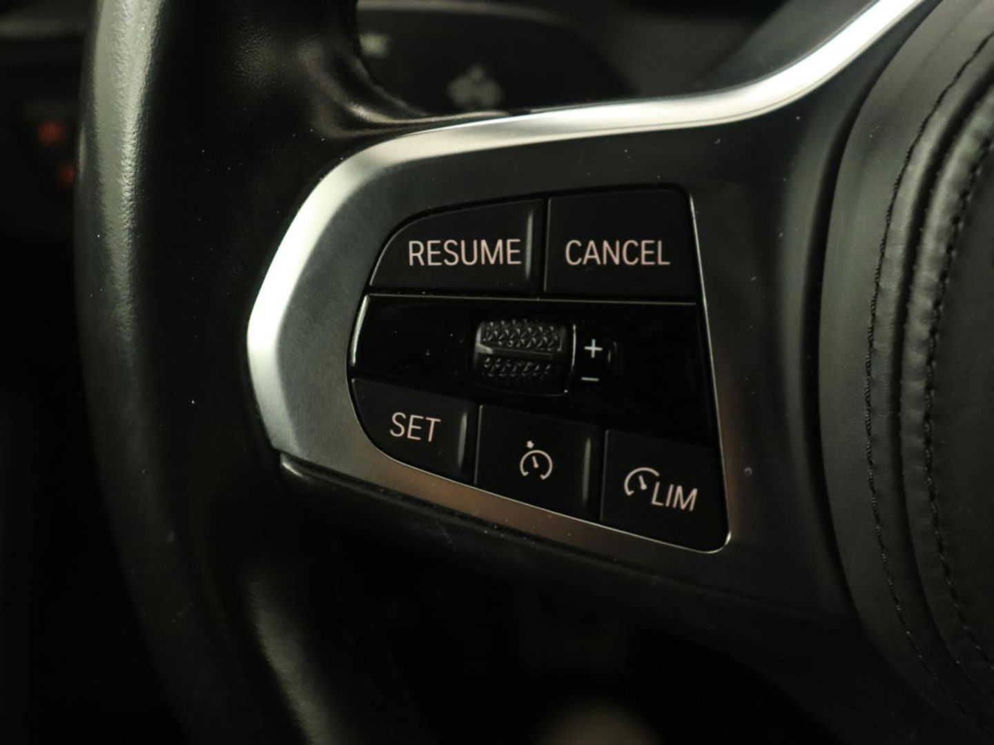BMW 2 Serie 218i M Sport | Panoramadak | Sportstoelen | Leder | Camera | Carplay | Live Cockpit | Stoelverwarming | Getint glas | Navigatie | Climate control | Full LED