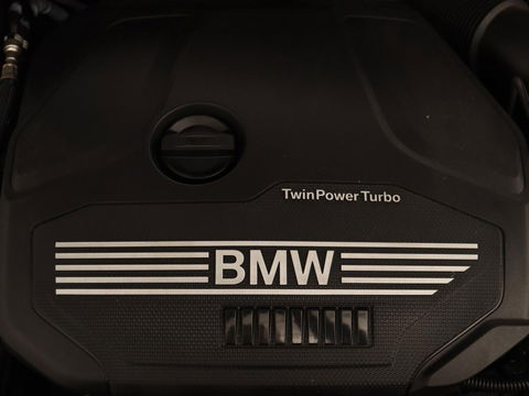 BMW 2 Serie 218i M Sport | Panoramadak | Sportstoelen | Leder | Camera | Carplay | Live Cockpit | Stoelverwarming | Getint glas | Navigatie | Climate control | Full LED