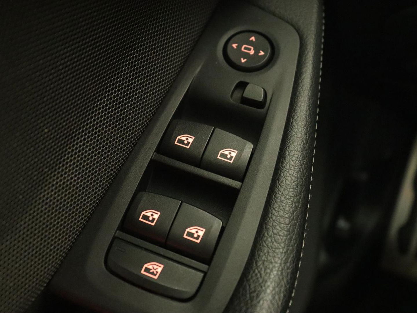 BMW 2 Serie 218i M Sport | Panoramadak | Sportstoelen | Leder | Camera | Carplay | Live Cockpit | Stoelverwarming | Getint glas | Navigatie | Climate control | Full LED
