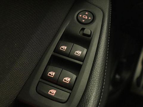 BMW 2 Serie 218i M Sport | Panoramadak | Sportstoelen | Leder | Camera | Carplay | Live Cockpit | Stoelverwarming | Getint glas | Navigatie | Climate control | Full LED